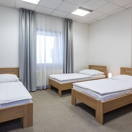 Sareza Hotel اوسترافا المظهر الخارجي الصورة