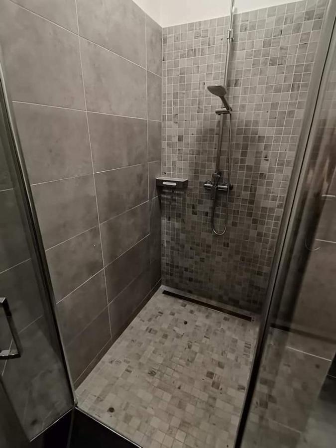 Sareza Hotel اوسترافا المظهر الخارجي الصورة