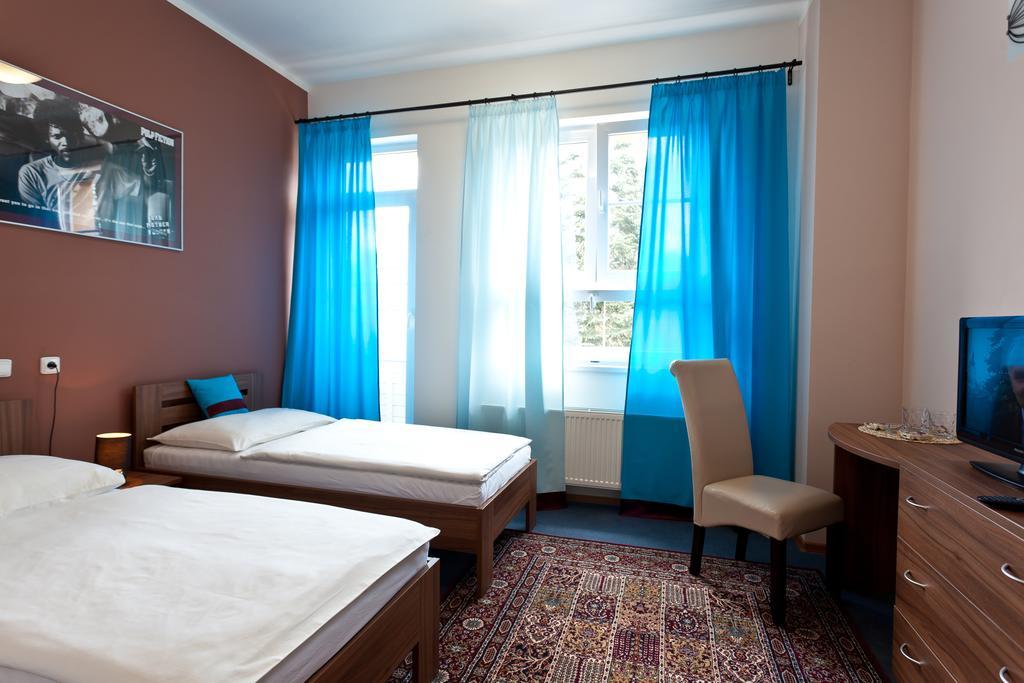 Sareza Hotel اوسترافا المظهر الخارجي الصورة